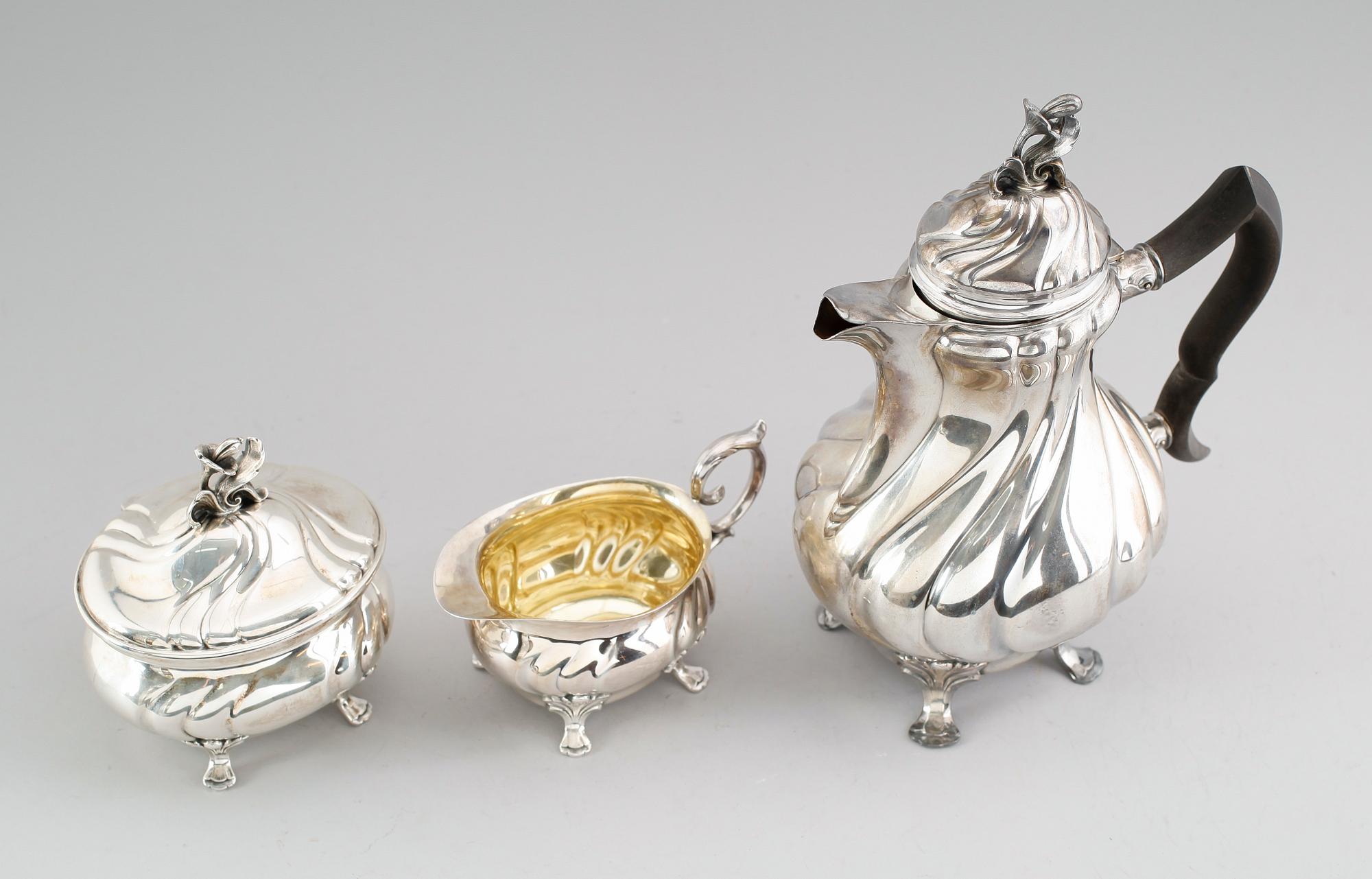 KAFFESERVIS, 3 delar, silver, CG Hallberg, Stockholm 1946. Vikt ca 1261 gram.