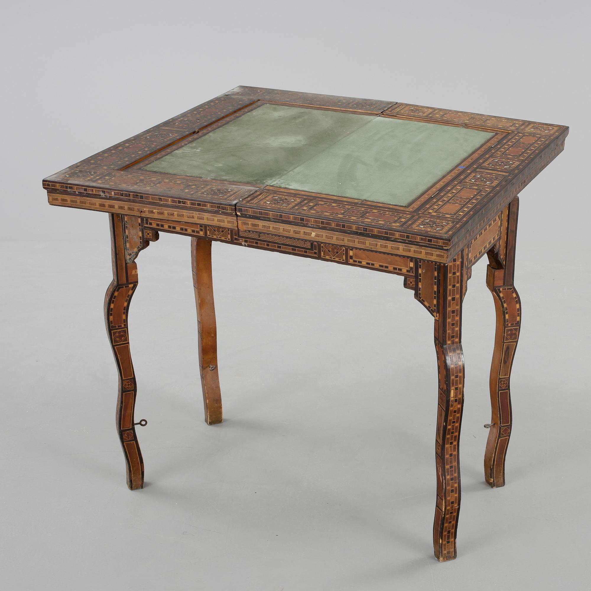 SPELBORD, orientaliskt, 1900-talets första del.