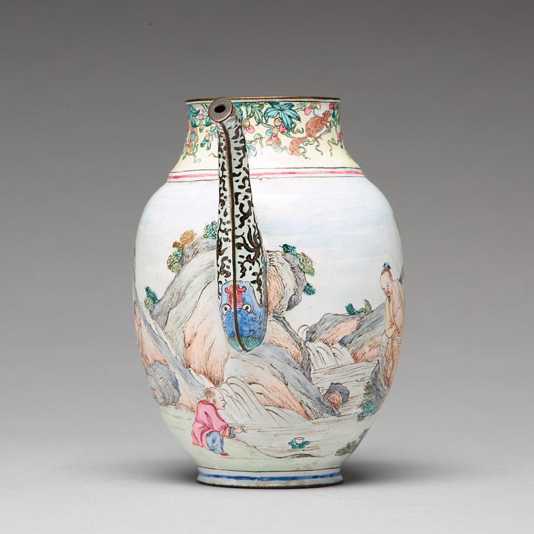 TEKANNA, emalj på koppar. Qingdynastin, 1700-tal.