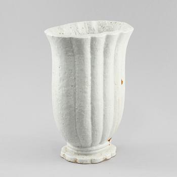 VAS, chamotterat stengods, Gunnar Nylund, Rörstrand, 1900-talets första hälft.