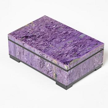 A Russian charoite box, later part 20th century.