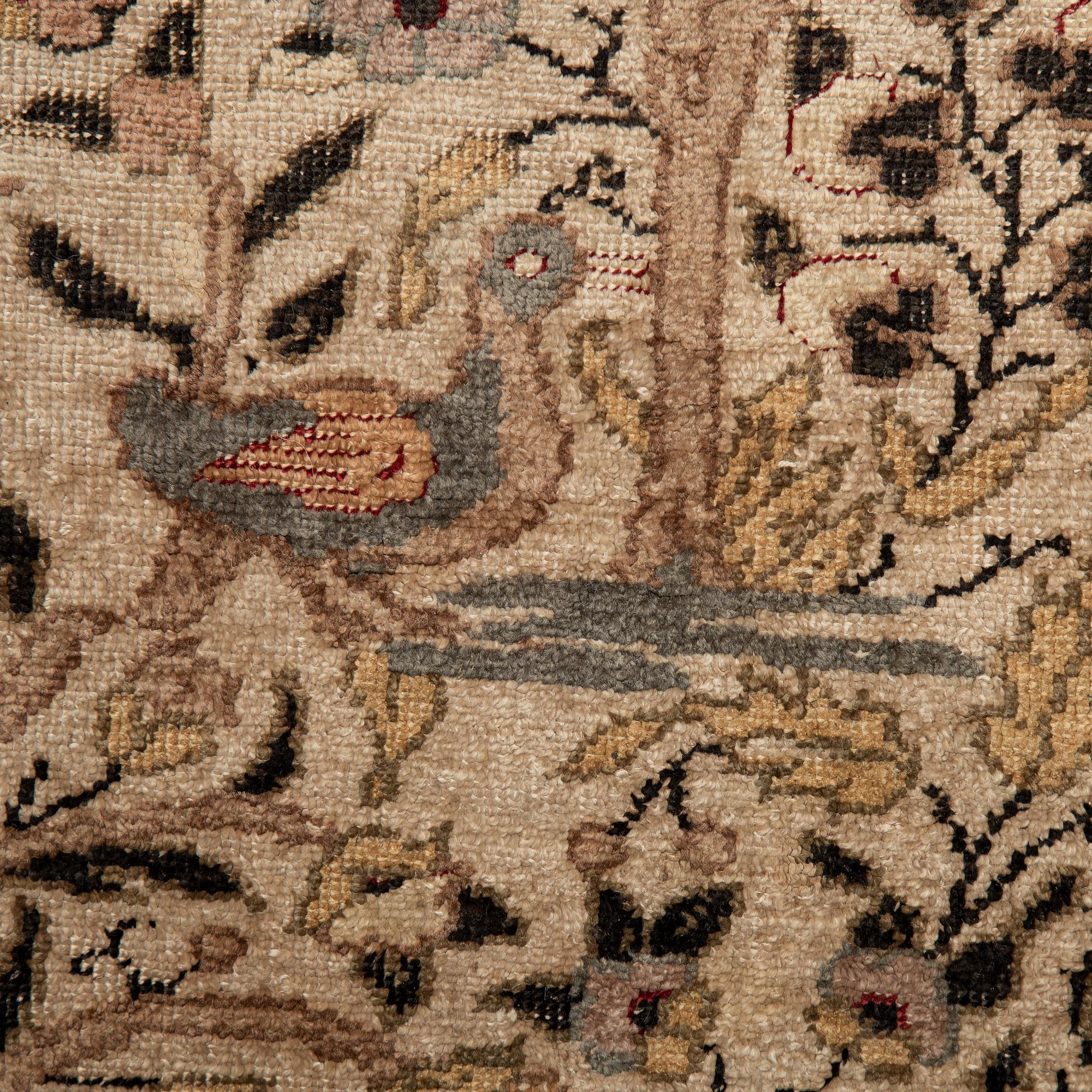 A rug, a semi-antique Kayseri, ca 180-182,5 x 121,5-125,5 cm (as well as the ends with 2 and 3 cm flat weave).