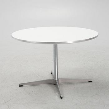 Arne Jacobsen, Bruno Mathsson & Piet Hein, soffbord, modell "A222", Fritz Hansen, Danmark, 2002.