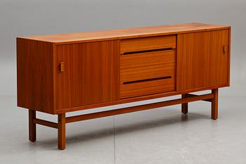 SIDEBOARD, "Arild", Nils Jonsson för Troeds, Bjärnum, 1900-talets tredje kvartal.