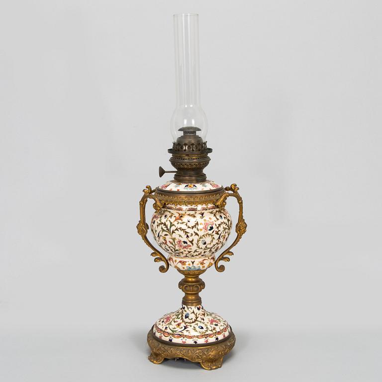 A kerosene tablelamp, Russia. Late 19th century.