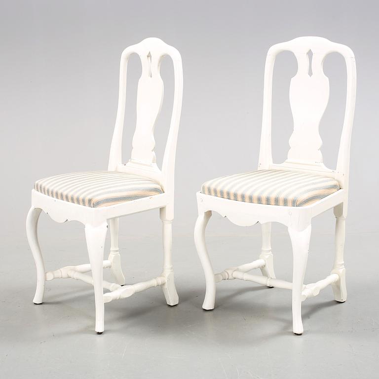 STOLAR, ett par, senbarock, 1700-tal.