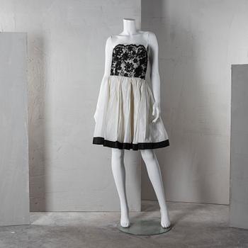 KLÄNNING, Escada, storlek 38.