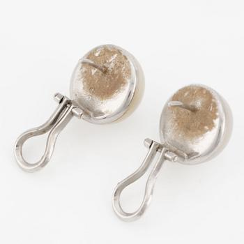 Earrings, white gold with mabé pearls.