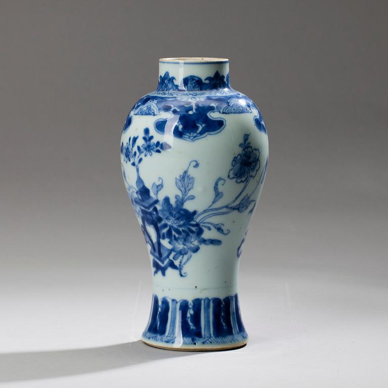 MALJAKKO, posliinia, Kiina 1700-1800-luku.