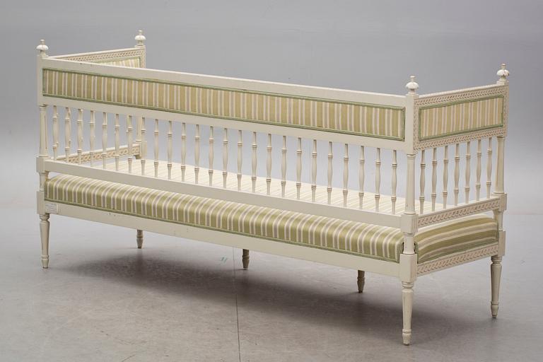 SOFFA, gustaviansk stil, 1900-tal.