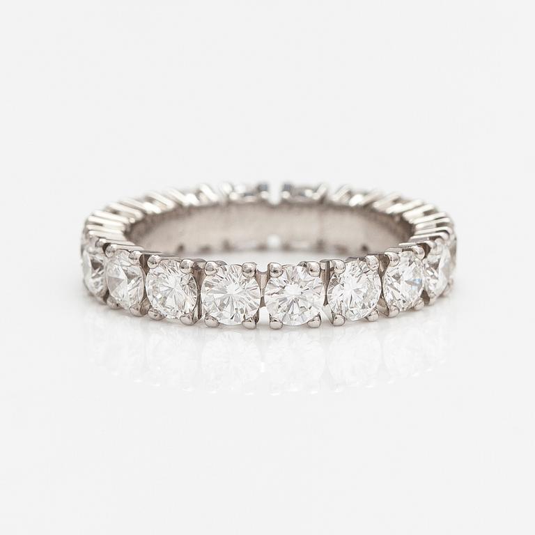 Cartier, A platinum ring with diamonds ca. 2.90 ct in total. Marked Cartier, 930715, 53.