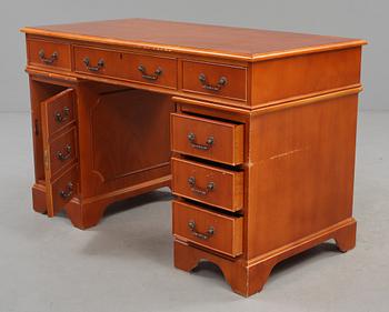 SKRIVBORD, engelsk stil, 1900-talets fjärde kvartal.