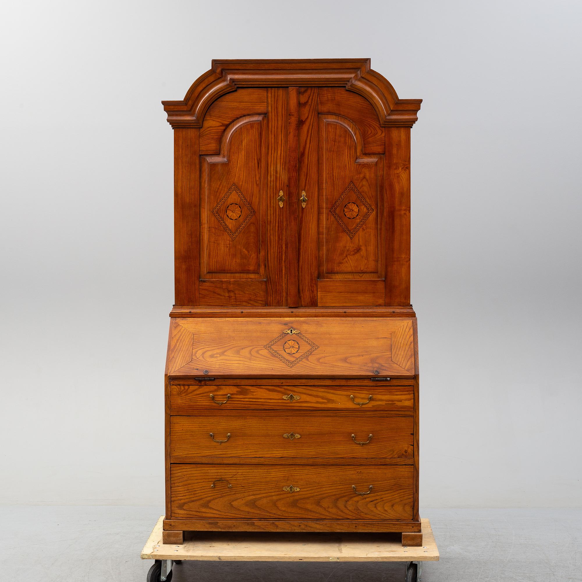An 18th century cabinet.