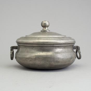 A pewter porridge bowl, Nils Abraham Santesson, Stockholm, 1858.