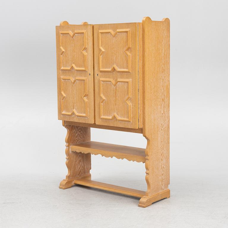 An oak cabinet, Swedish Modern, 1940's/50's.