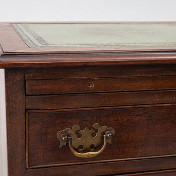 Sängbord, ett par, 1800-tal.