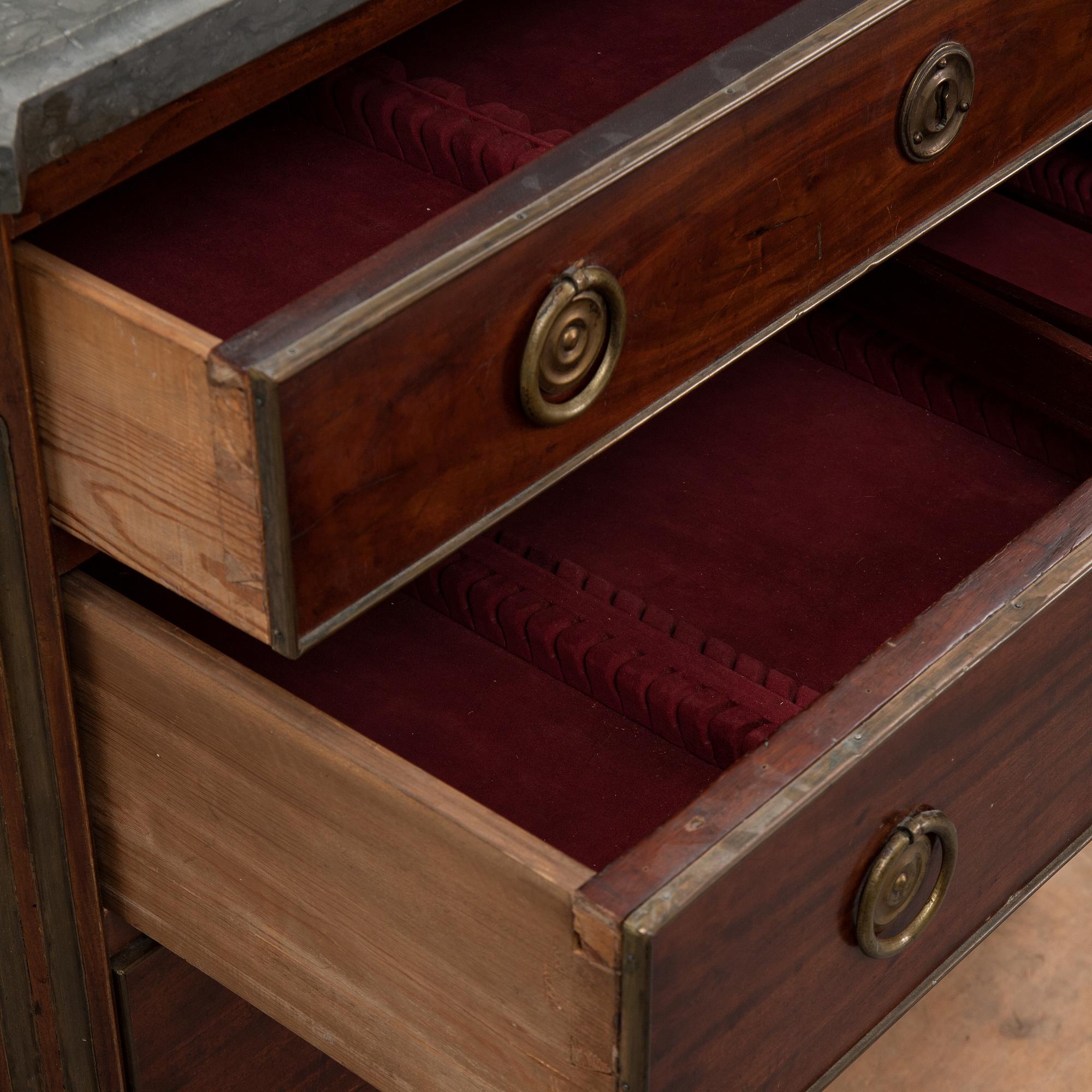A late gustavian style chest of drawers, 19th / 20th century.