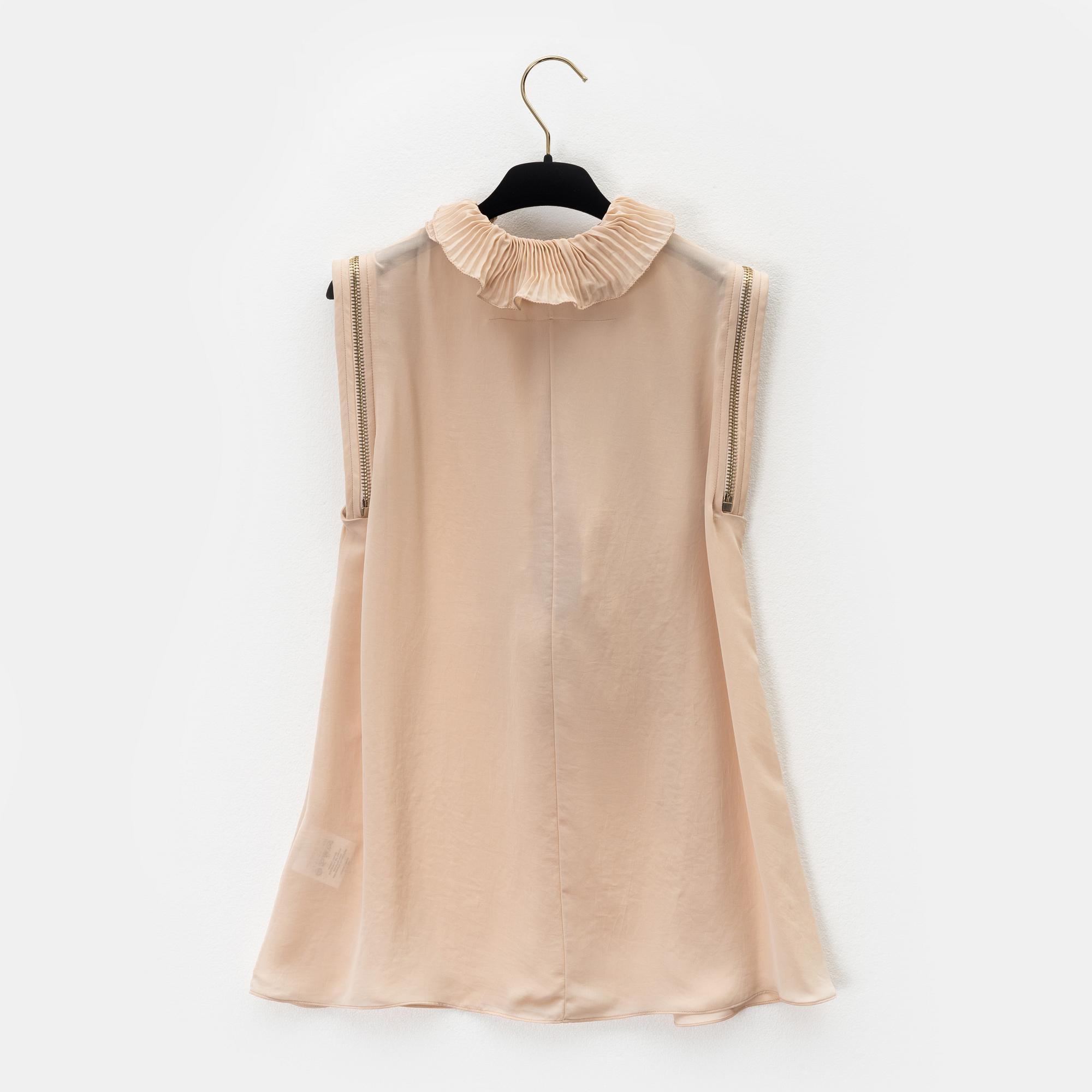 Givenchy, a top, size 36.