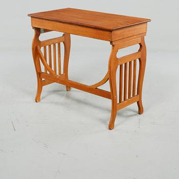 SKRIVBORD, 1900-talets början.