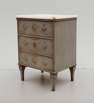 BYRÅ, sengustaviansk, tidigt 1800-tal.