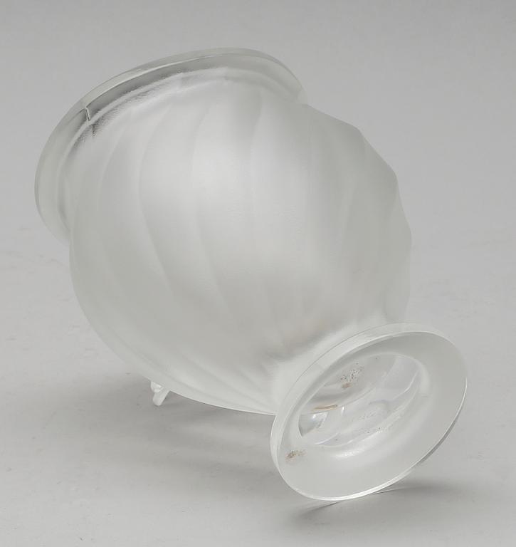 VAS, glas, signerad Lalique, France.