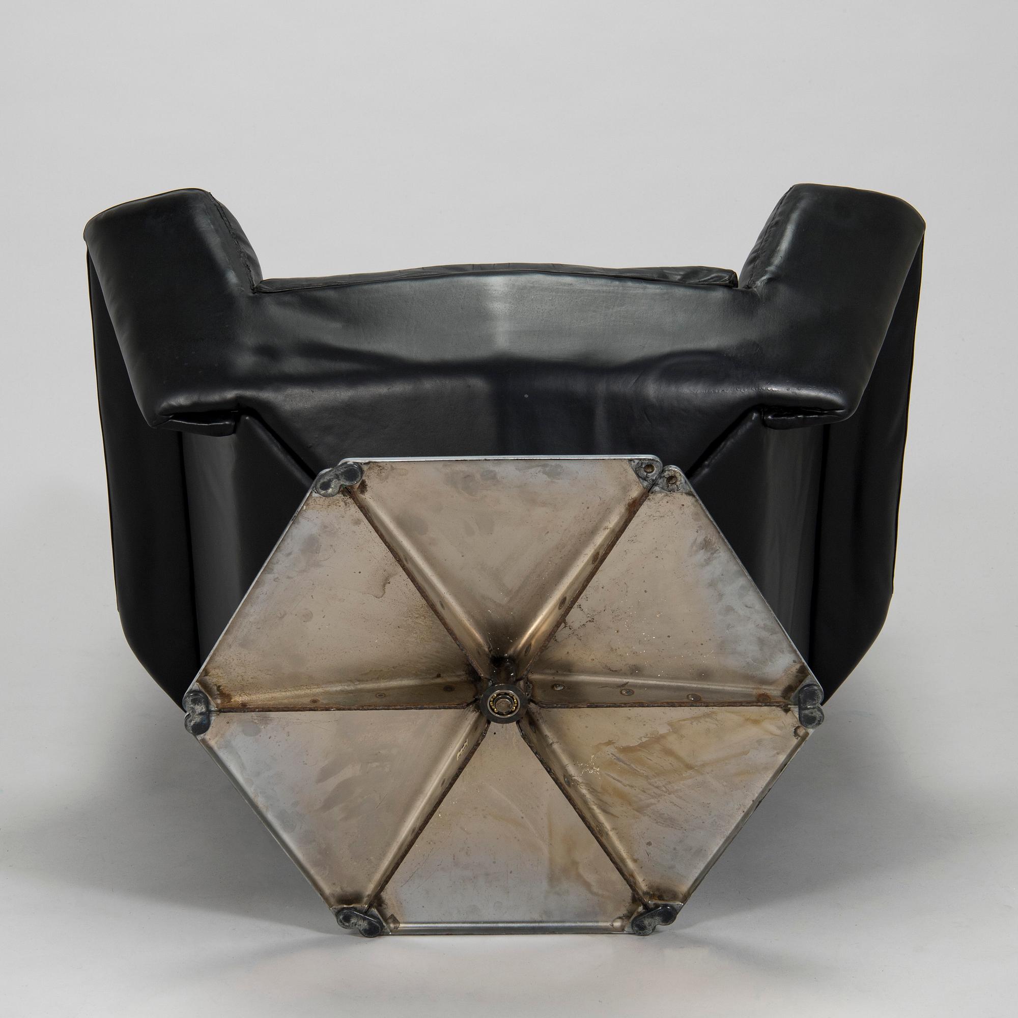 Voitto Haapalainen, fåtölj, "Prisma T-66", Tehokaluste Oy 1970-tal.