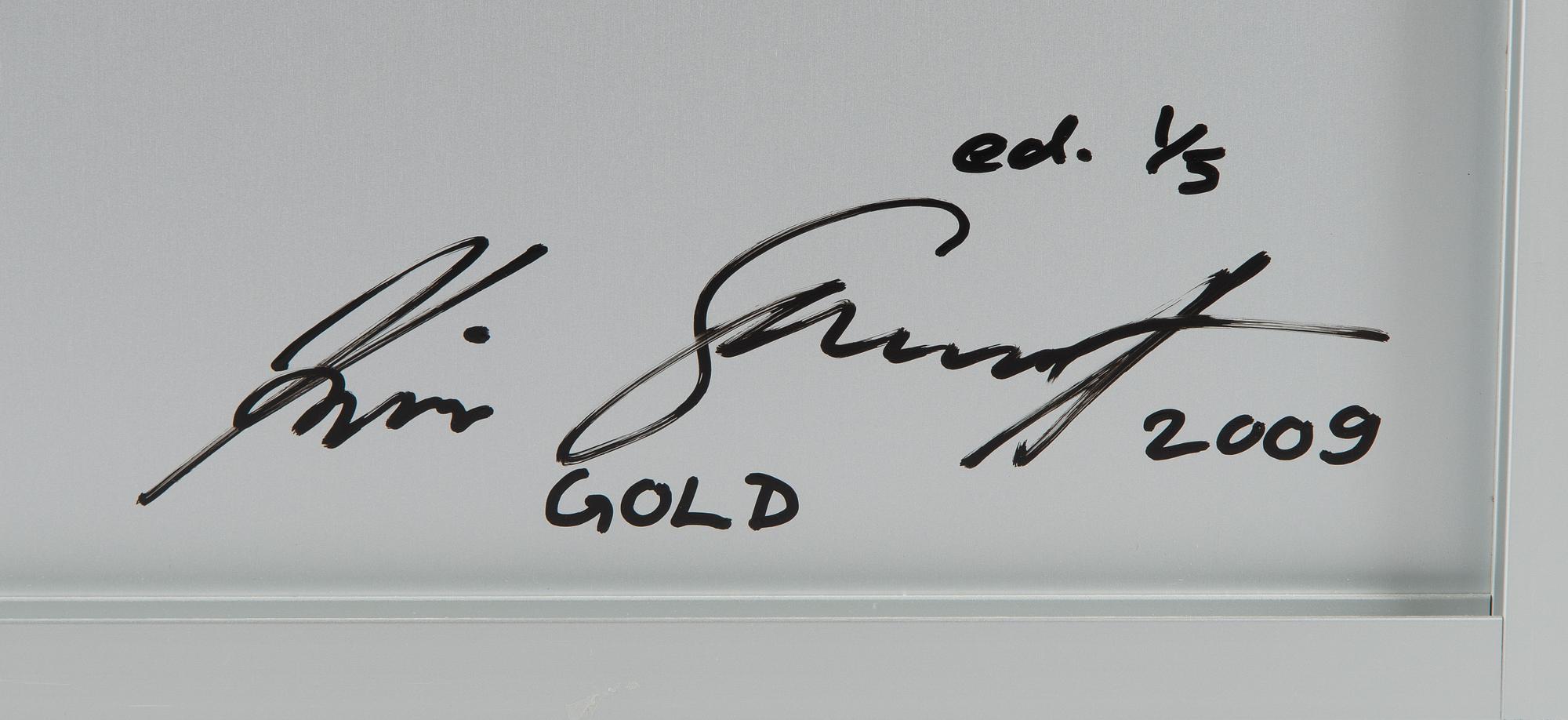 Kira Gluschkoff, "Gold".