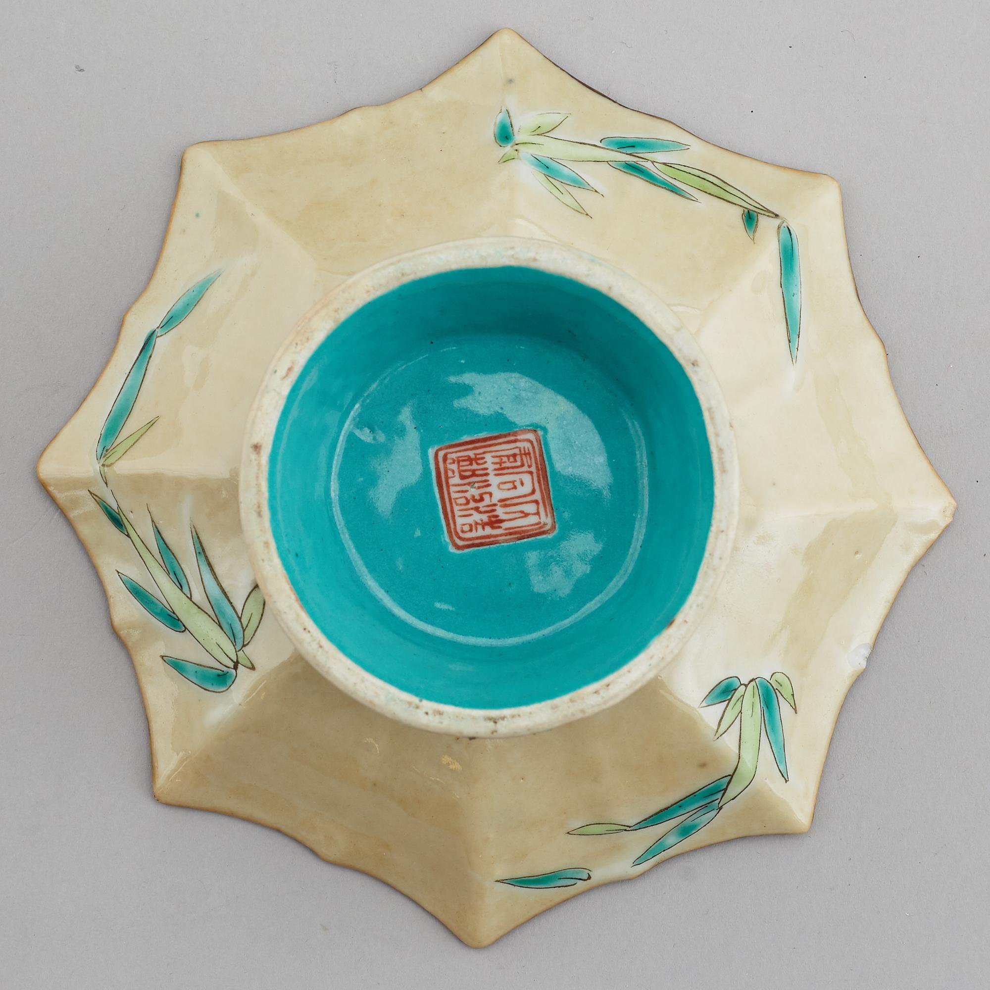 A famille rose table lamp made out of a lantern, and a teapot, dish and jar, late Qing dynasty.