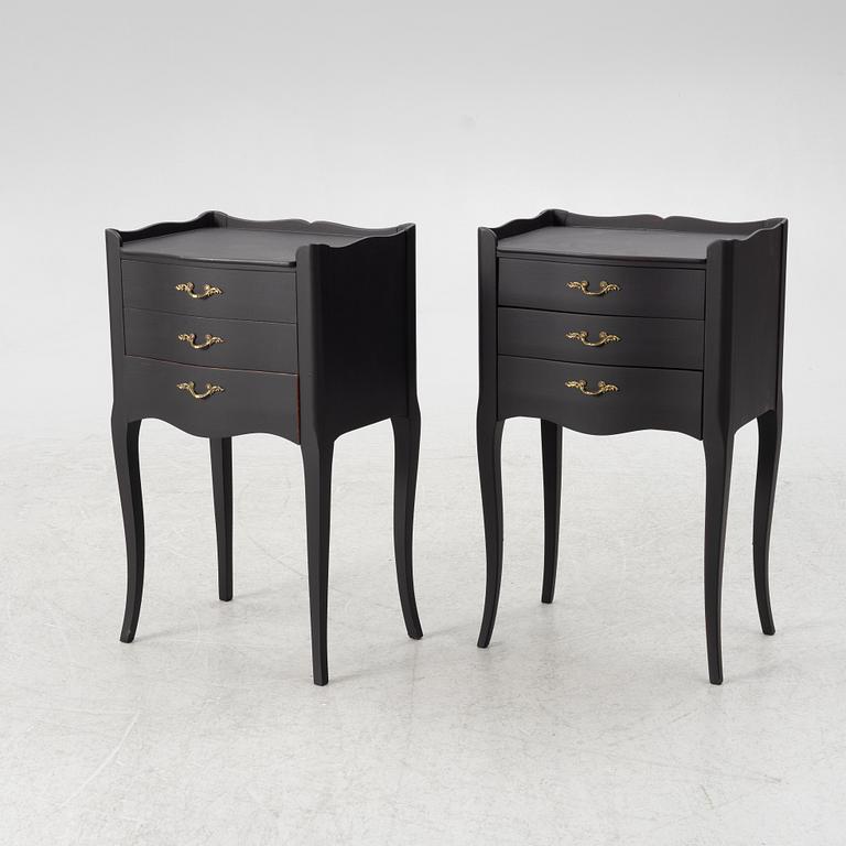 Sängbord, ett par, rokokostil, 1900-talets andra hälft.