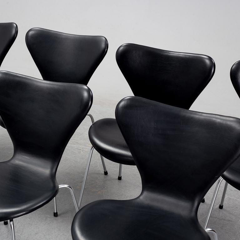 ARNE JACOBSEN, stolar, 3 st, "Sjuan", Fritz Hansen, Danmark.