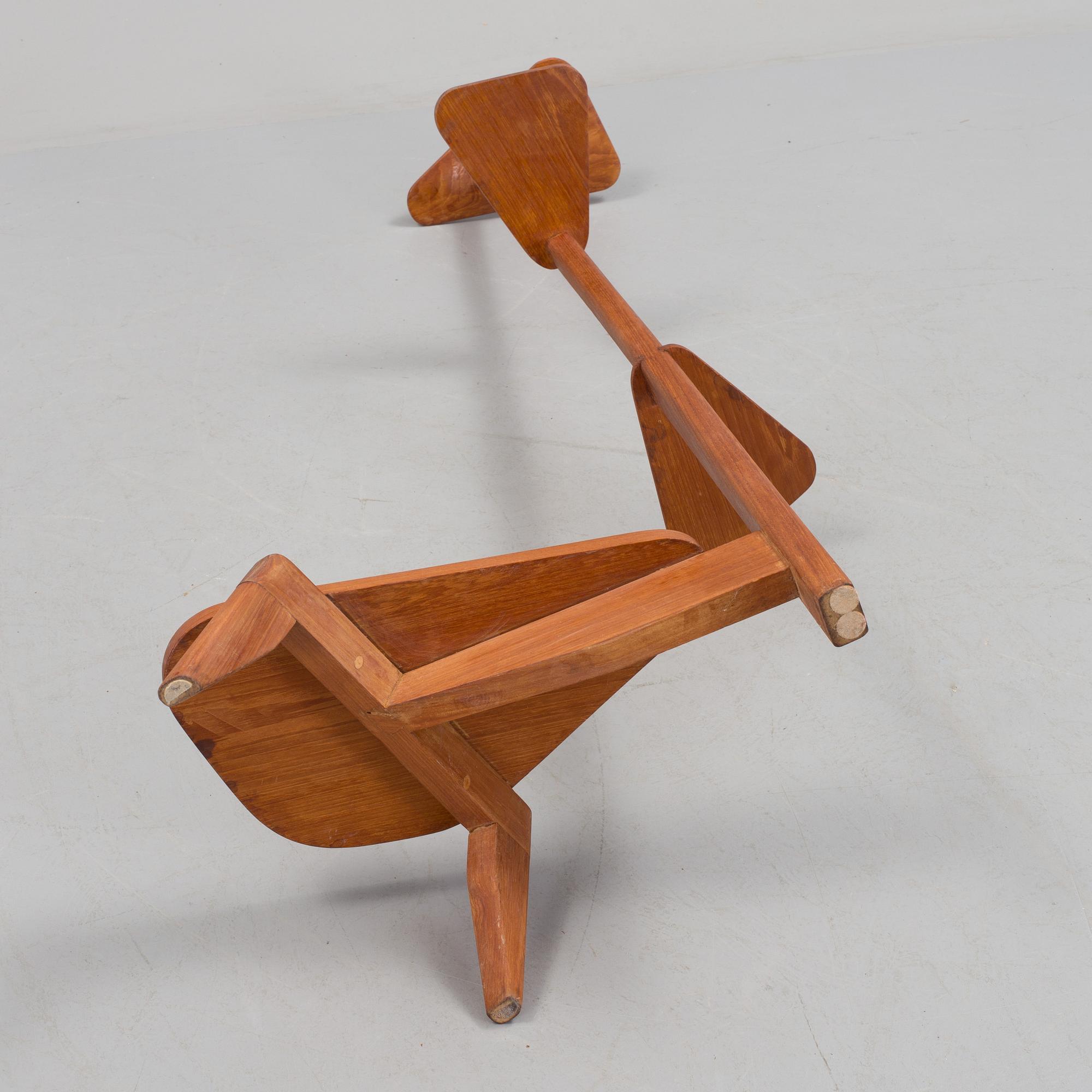 BLOMBORD /PIEDESTAL, teak, 1900-talets andra hälft.