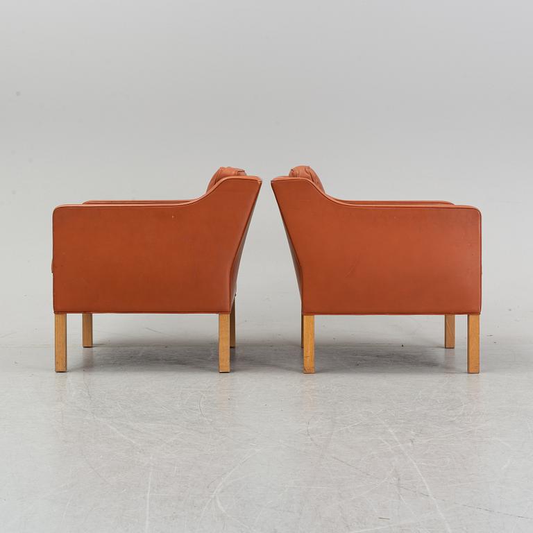 Børge Mogensen, a pair of easy chairs, model number 2421-22, Fredericia Stolefabrik, Denmark.