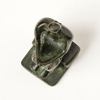 Henry Moore, "Seated figure".