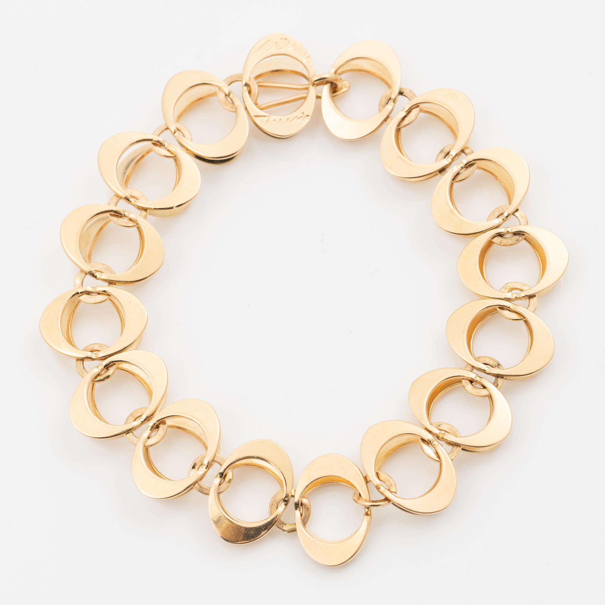 Theresia Hvorslev, a necklace and a bracelet, 18K gold, Falköping 1969.