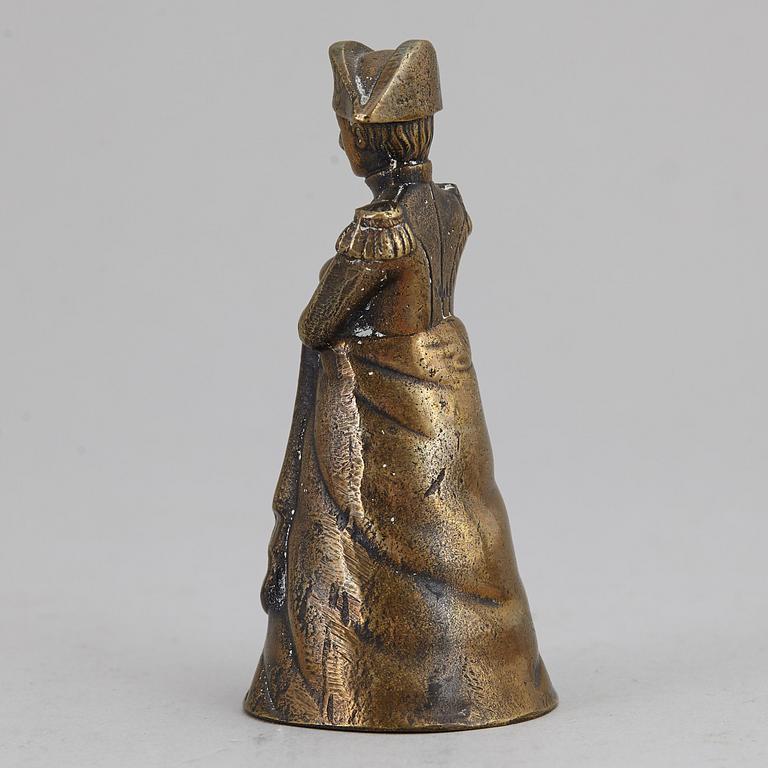 PRYDNADSFÖREMÅL, 4 st, 1800/1900-tal.