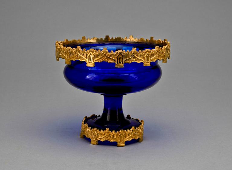 SKÅL, glas samt brännförgylld brons, möjligen Ryssland, 1800-tal.