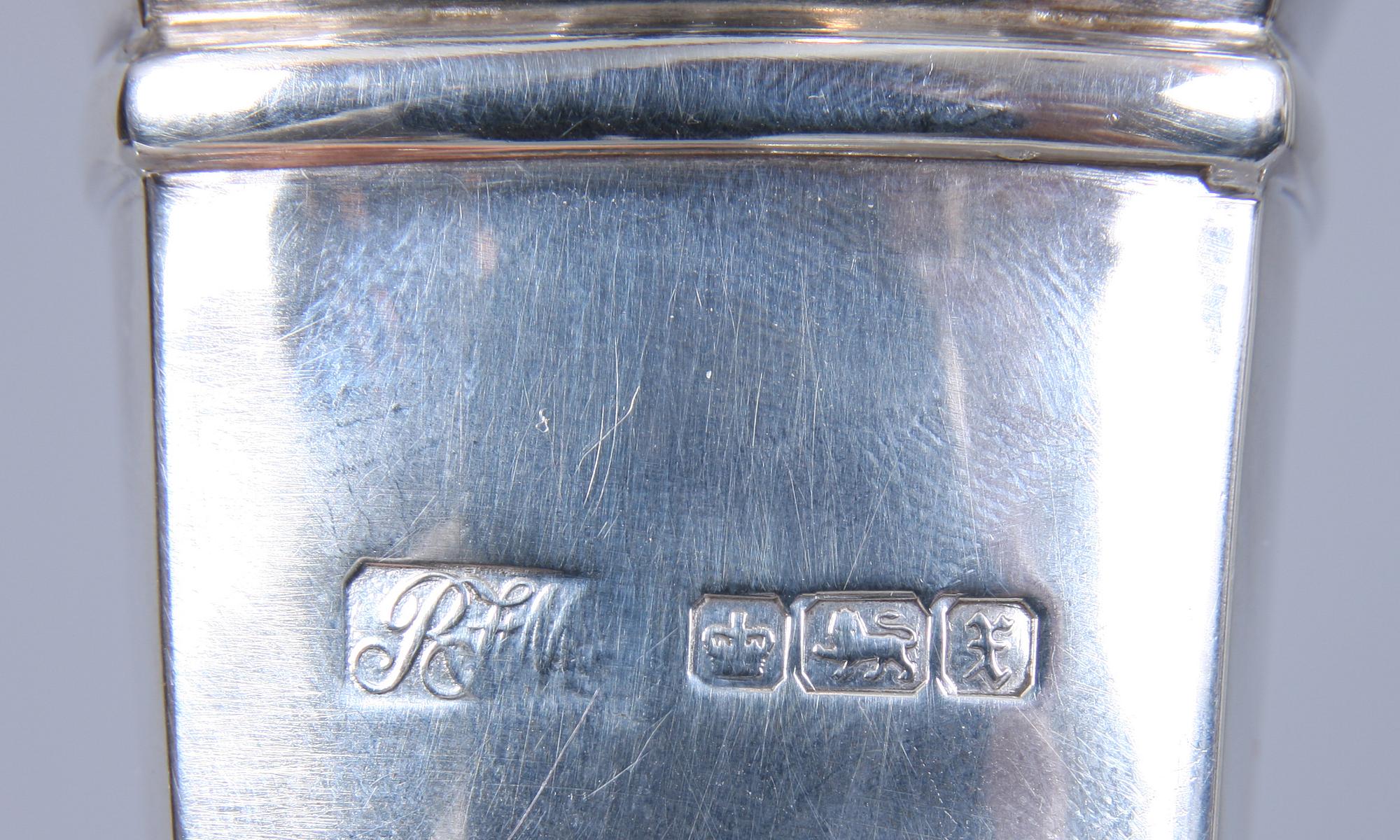 VAS, silver, Robert F. Mosely, Sheffield, England, 1915.