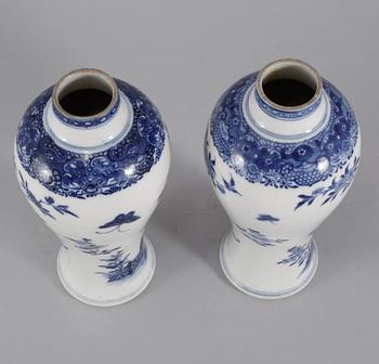 VASER, ett par, porslin, Kina, 1700-/1800-tal.