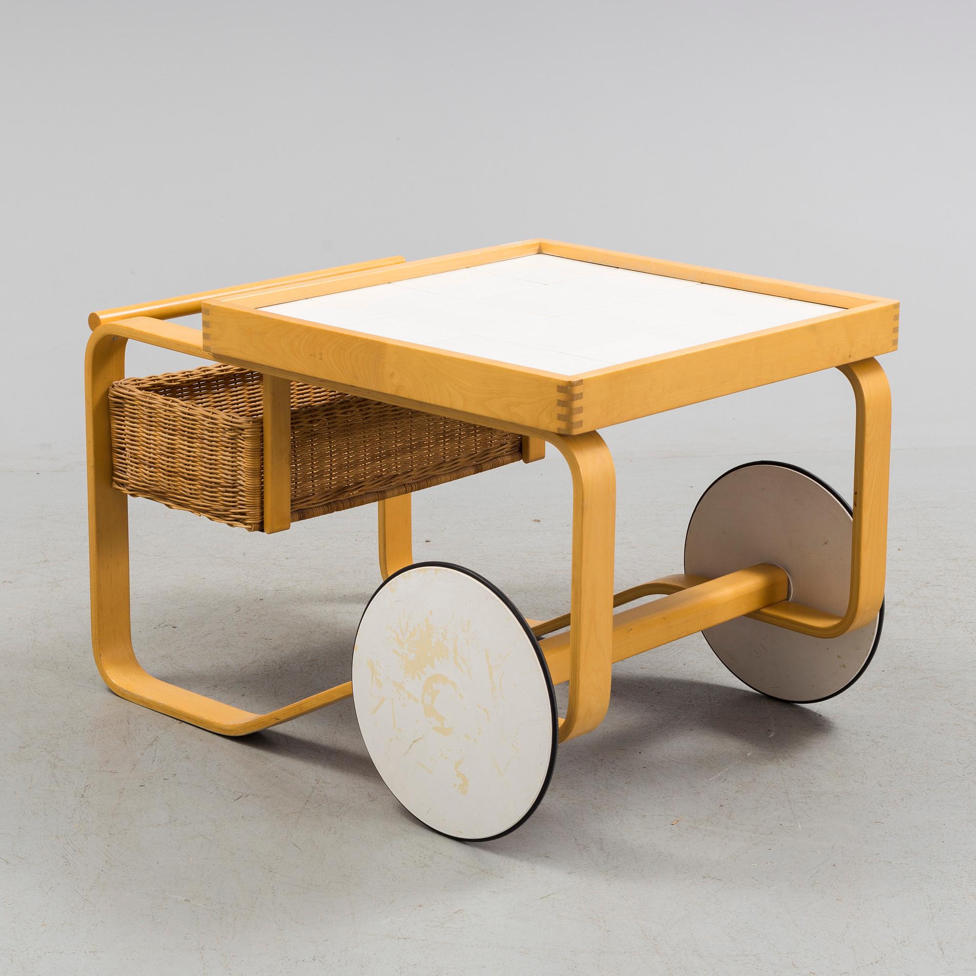 A serving trolley, modell 900 by Alvar Aalto for Artek. Scond half of 20th century.