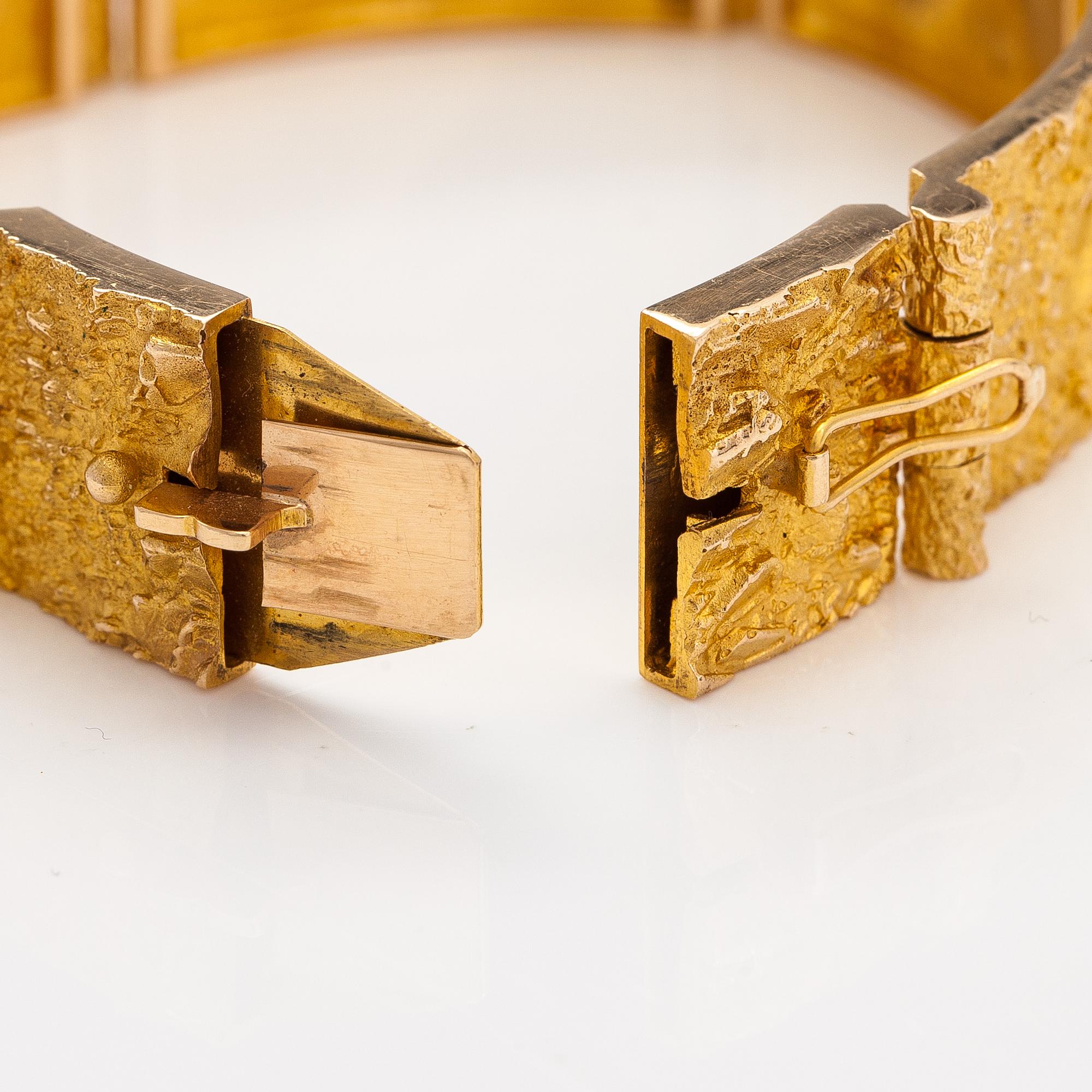 Björn Weckström, "Velvet clouds", a 14K gold bracelet. Lapponia 1969.