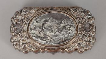 ETUI för spegel och kam, silver, ostämplat, 1800-tal. Tot. vikt ca 158,9 g.