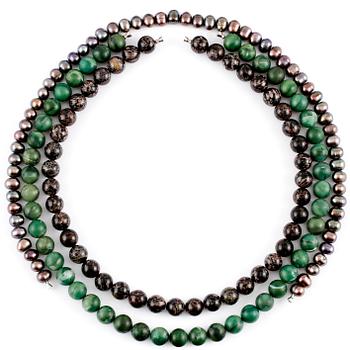 COLLIER, 3 st, odlade pärlor, malakit samt sten, Ole Lynggaard, Danmark.