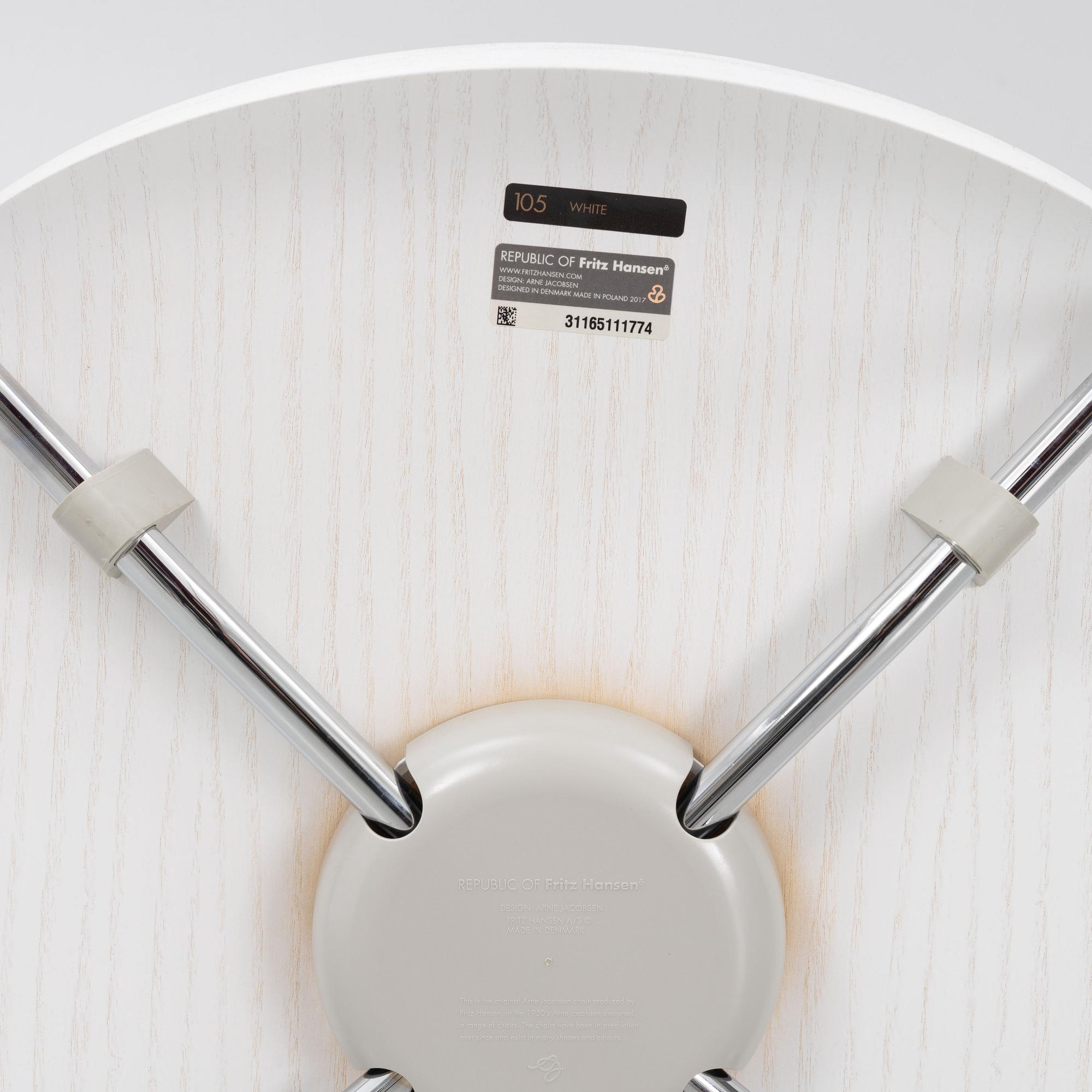 Arne Jacobsen, stolar, 8 st, "Sjuan", Fritz Hansen, Danmark, 2015.