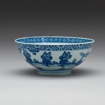 A blue and white bowl, Qing dynasty, 18th Century.