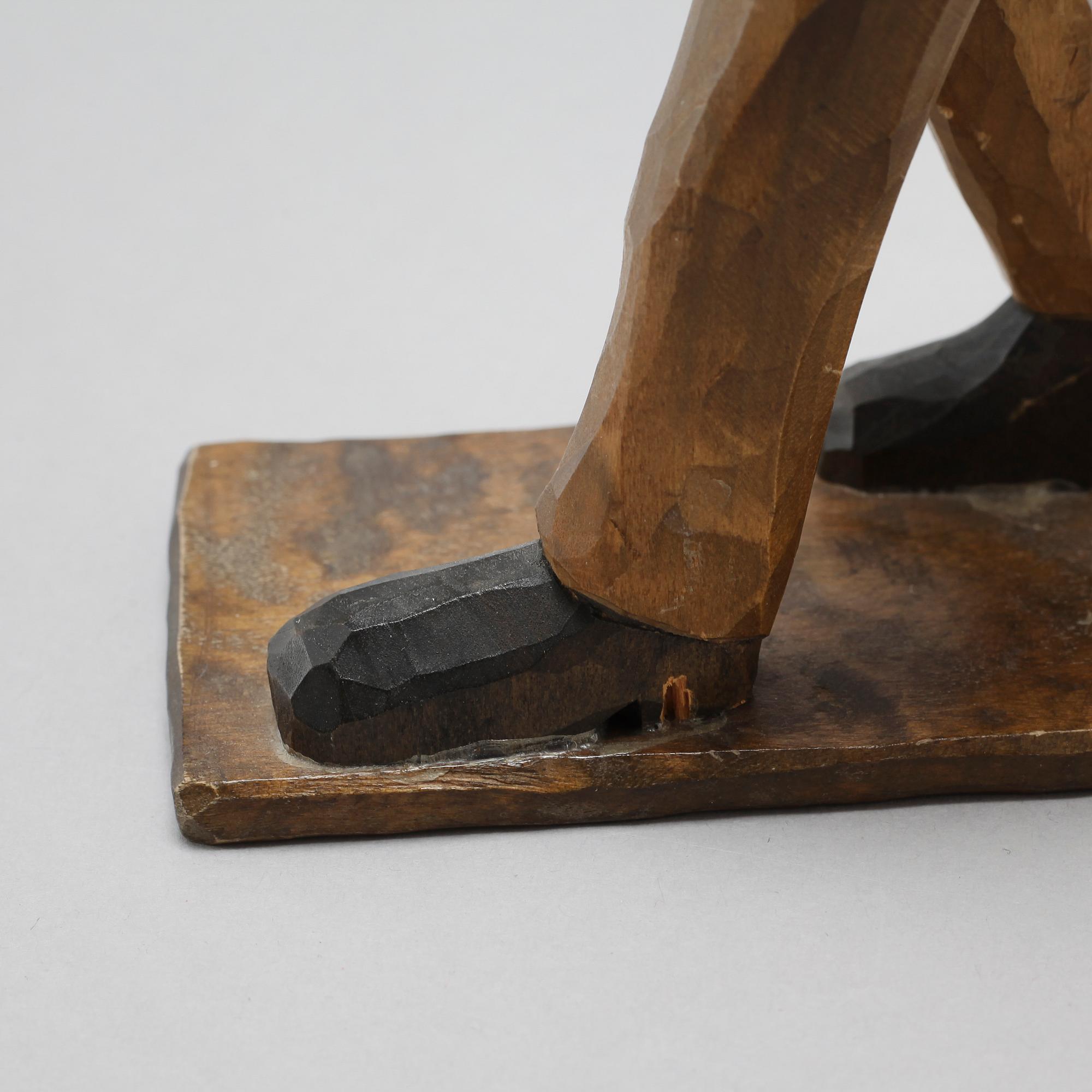 SKULPTURER, 3 st, trä, signerade, omkring 1900-talets mitt.