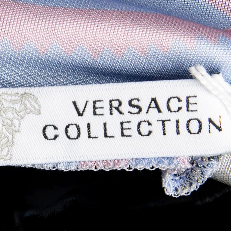 KLÄNNING, Versace.