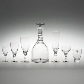 GLASSERVIS, 72 delar, "Carina", Orrefors. Formgiven av Ingeborg Lundin.