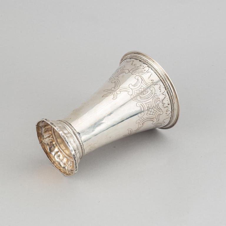 K Anderson, a silver beaker, Stockholm, 1932.