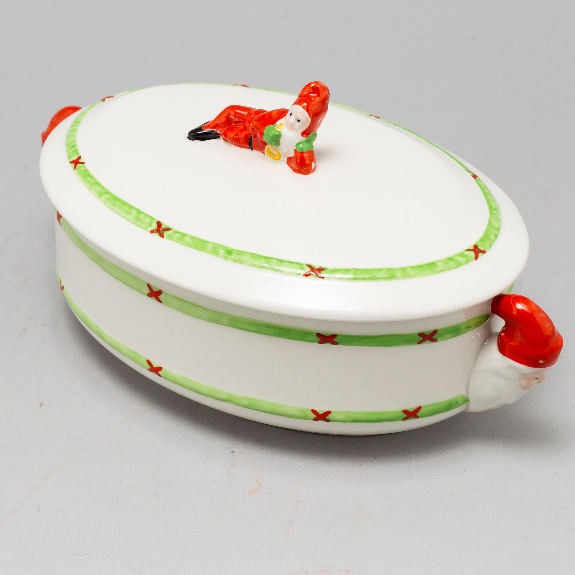 A Swedish Christmas porcelain dinner service "God Jul", 19-pieces, Gustavsberg.