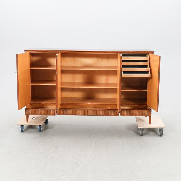 Mid-20th Century Sideboard/Cabinet.